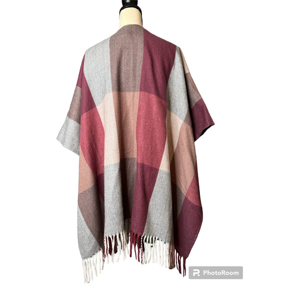 Woolrich One-Size Poncho in Burgandy and Gray with Fringe - Picture 3 of 5